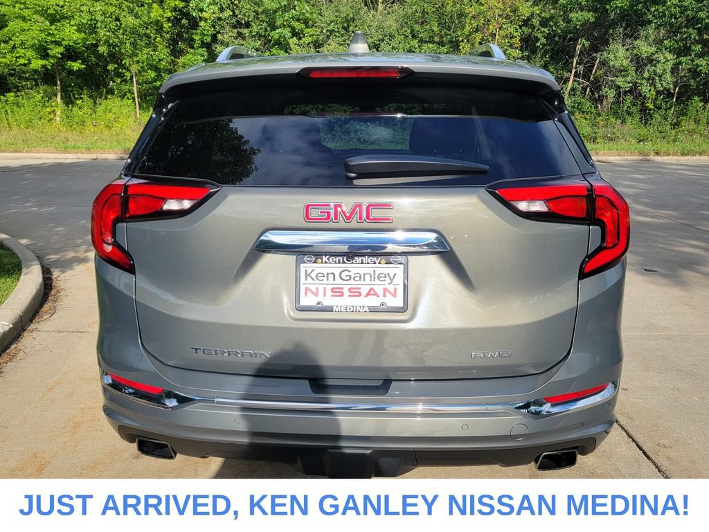 Used 2018 GMC Terrain Denali w/ Advanced Safety Package AWD/4WD image 4