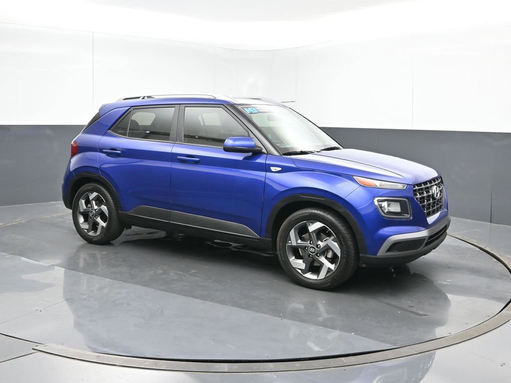 Used 2022 Hyundai Venue SEL w/ Cargo Package image 7