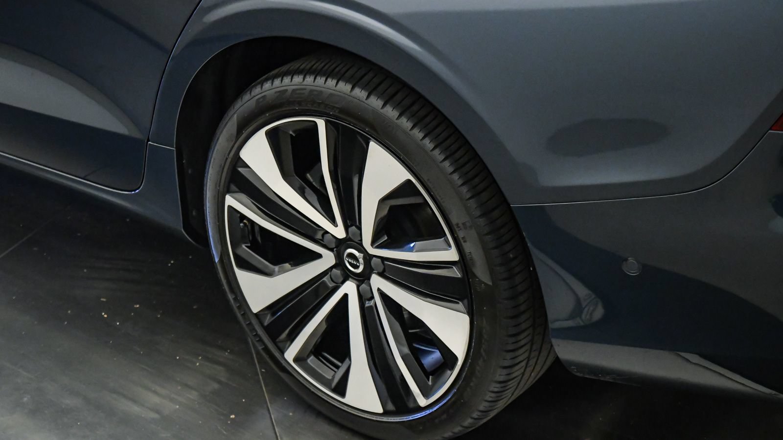 Certified 2023 Volvo S60 B5 Ultimate w/ Climate Package FWD image 11