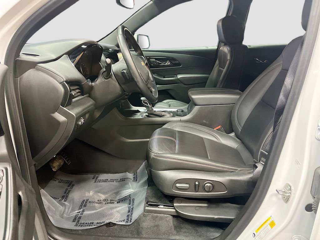 Used 2023 Chevrolet Traverse RS image 22