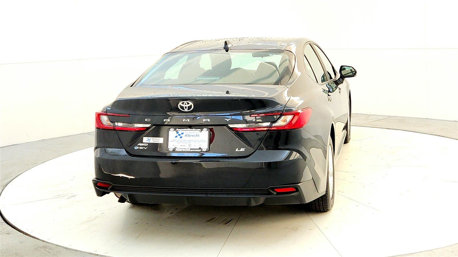 Used 2025 Toyota Camry LE image 5