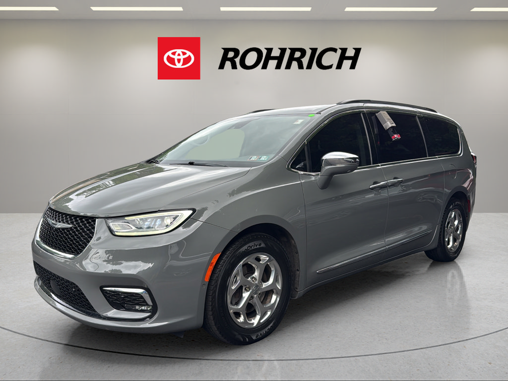 Used 2022 Chrysler Pacifica Limited FWD image 1