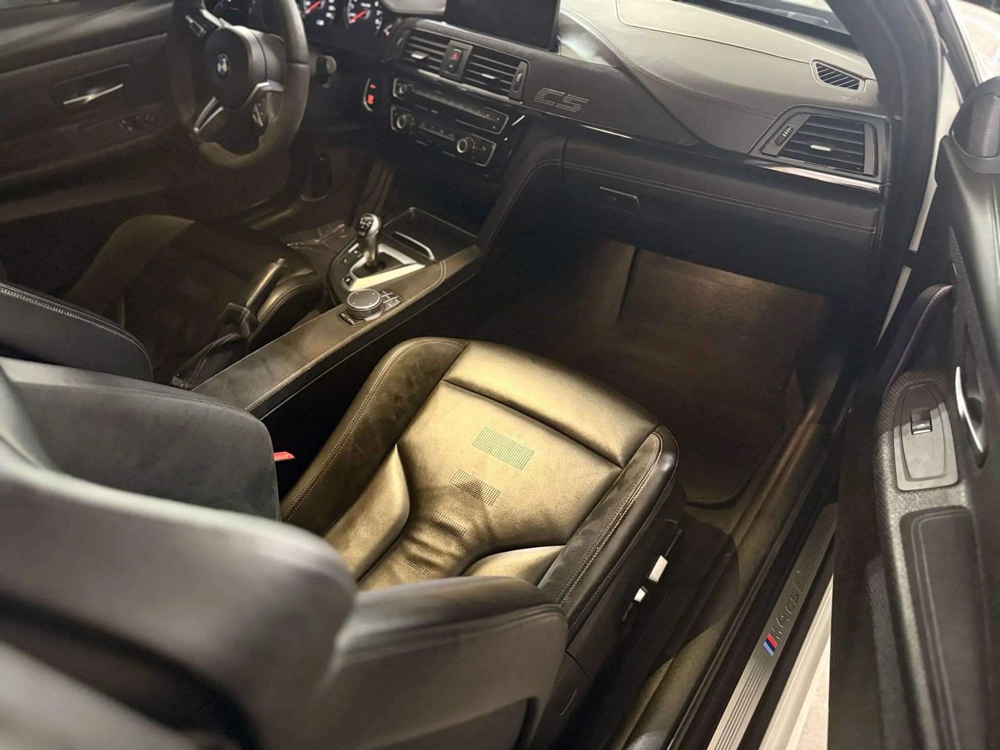 Used 2019 BMW M4 CS image 21