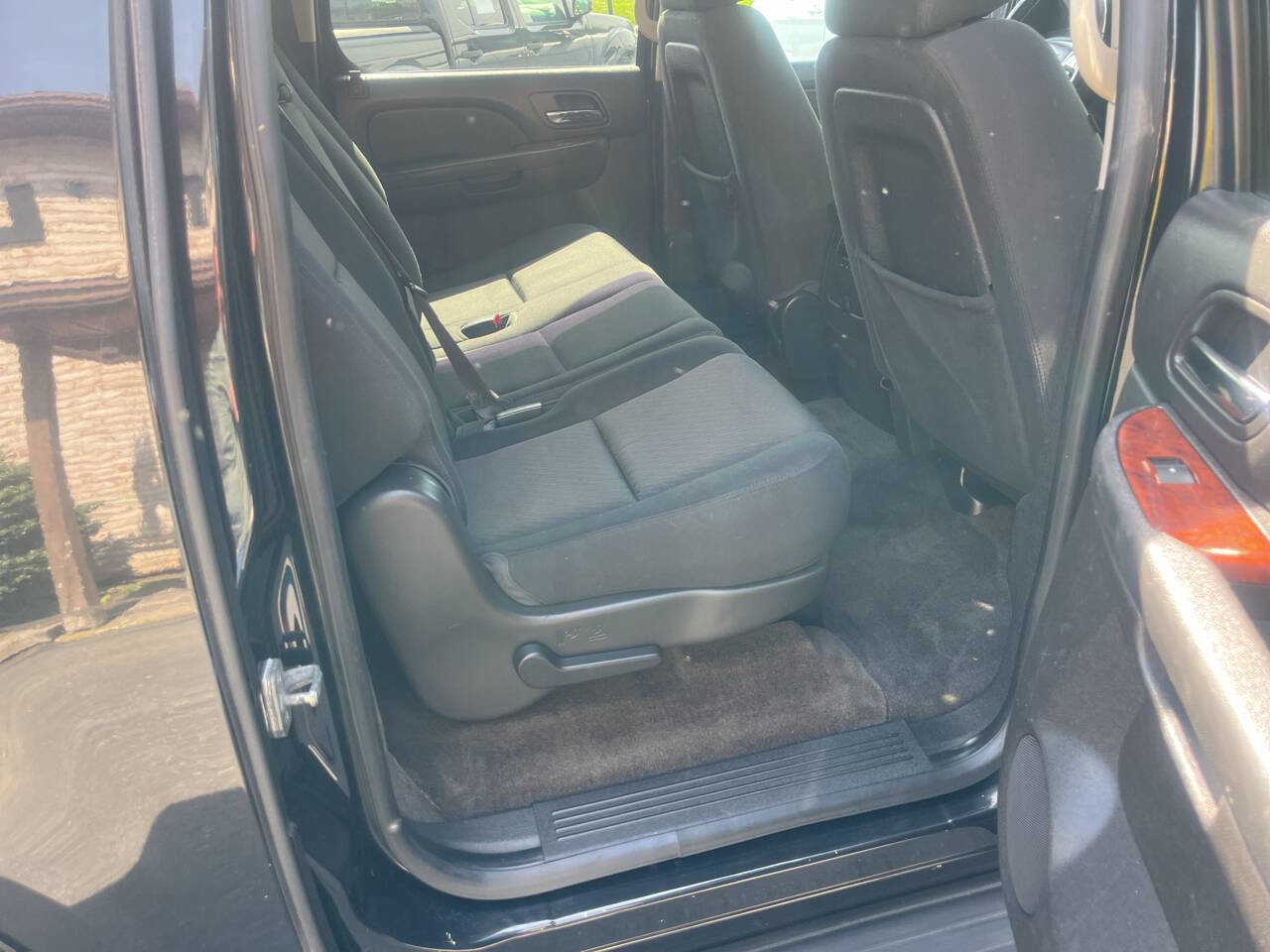 Used 2013 Chevrolet Suburban 2500 LS w/ Convenience Package 1 image 34