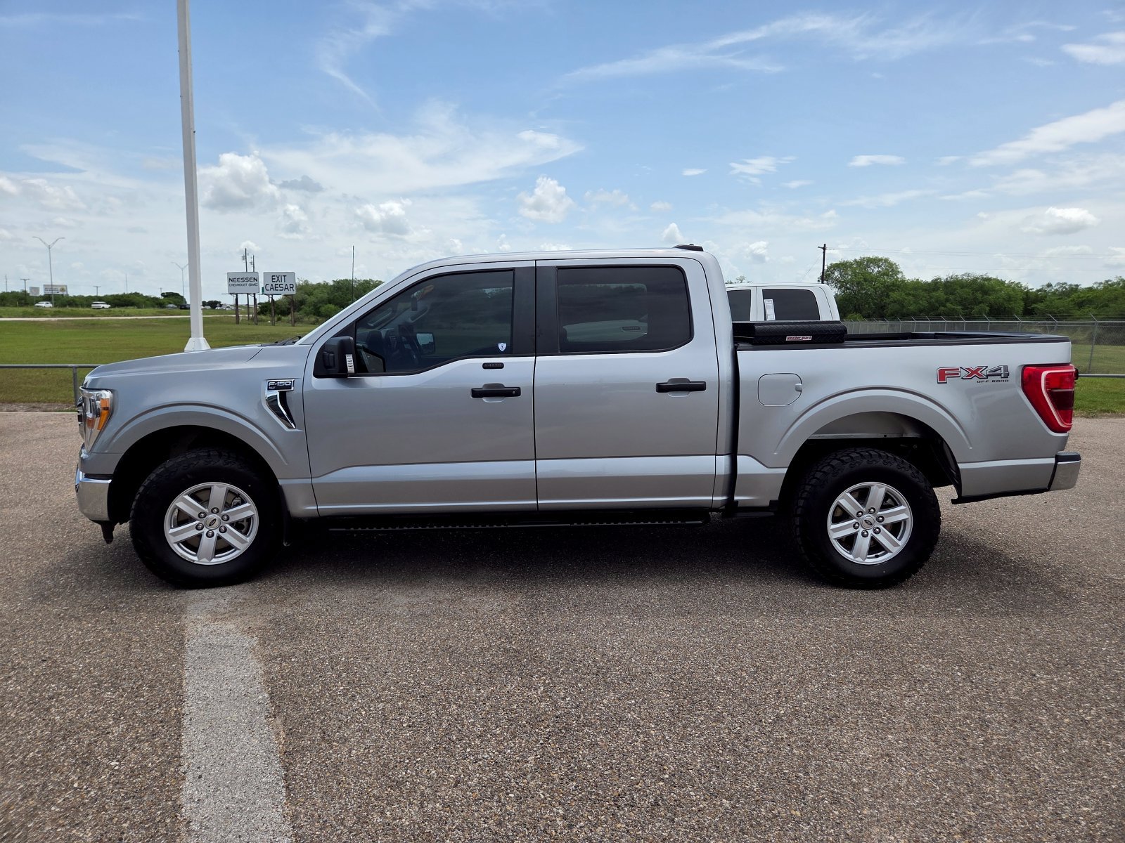 Used 2021 Ford F150 XLT w/ Trailer Tow Package AWD/4WD image 4