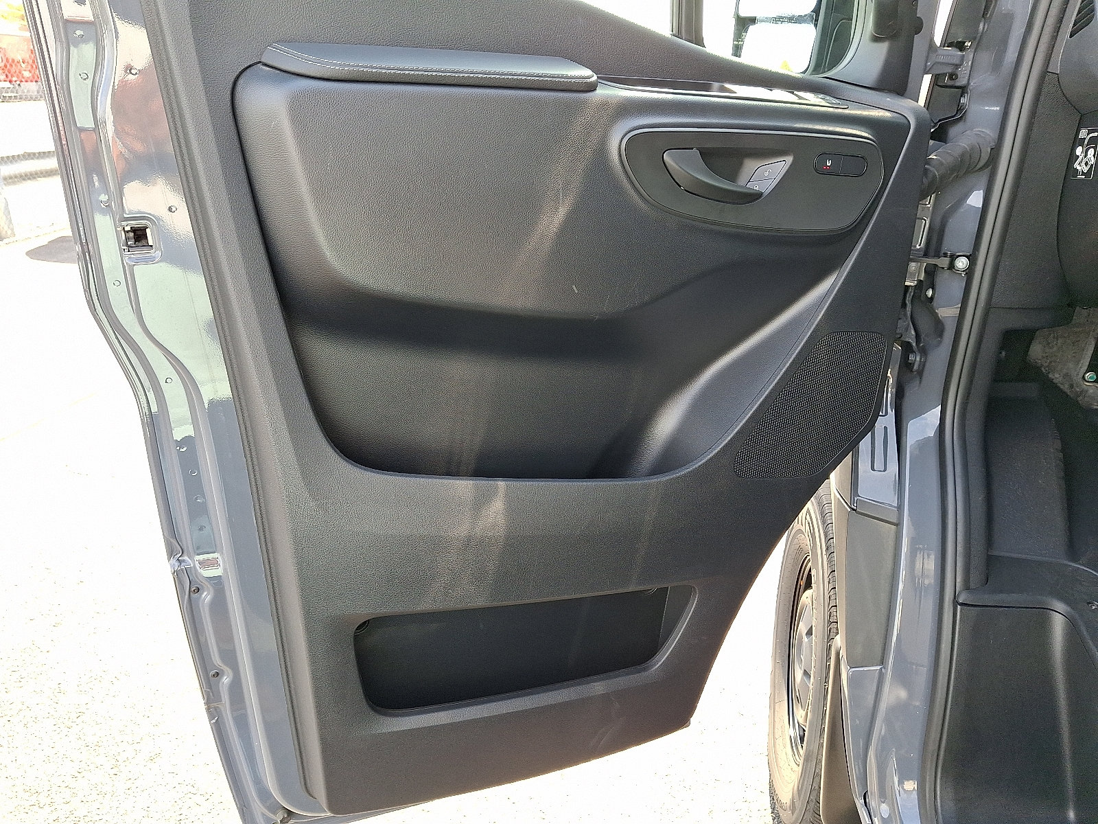 Used 2024 Mercedes-Benz Sprinter 2500 image 24