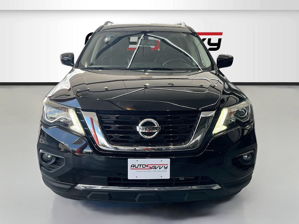 Used 2020 Nissan Pathfinder Platinum FWD image 2