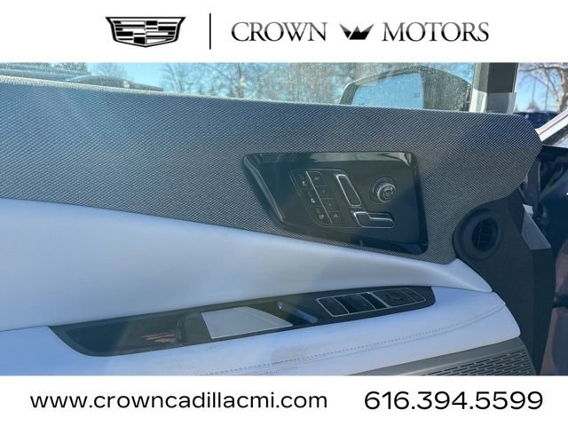New 2026 Cadillac Optiq Luxury 2 image 10