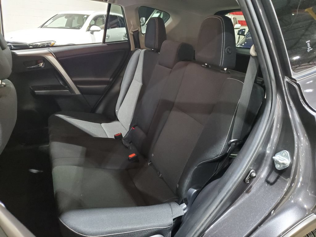 Used 2018 Toyota RAV4 XLE FWD image 21