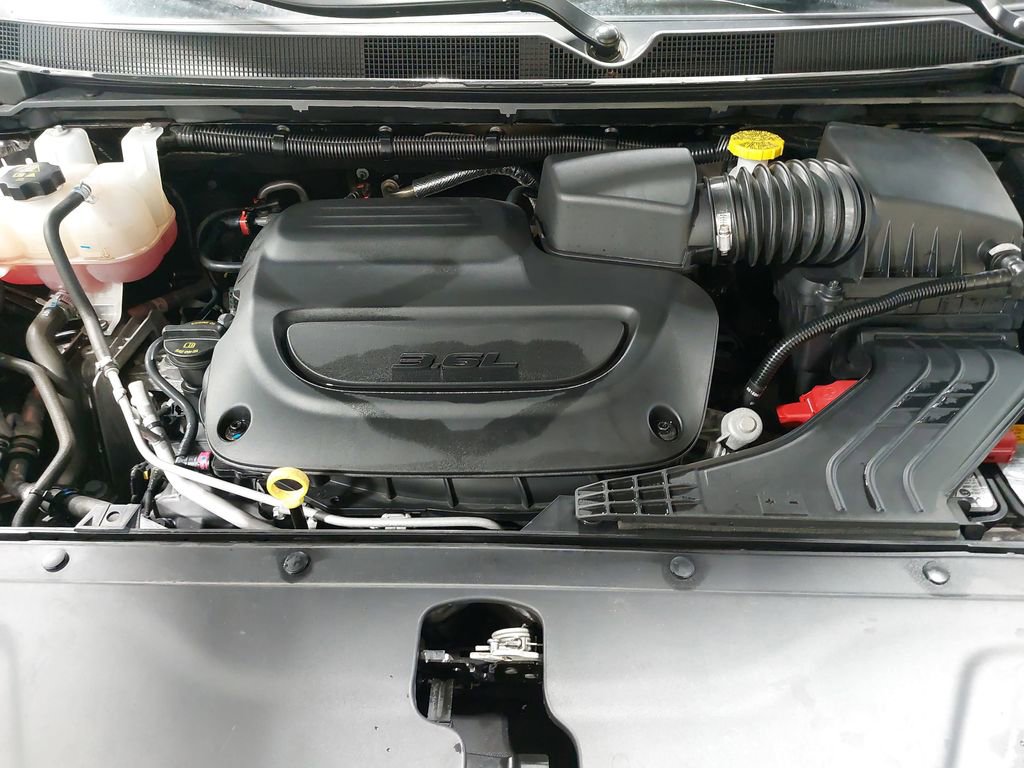 Used 2024 Chrysler Pacifica Touring-L image 32