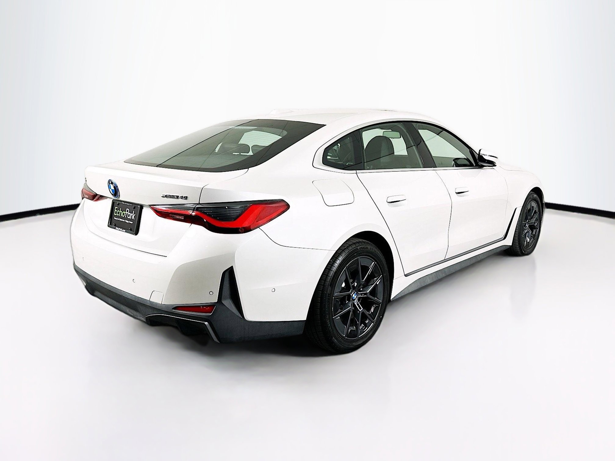 Used 2025 BMW i4 xDrive40i image 9