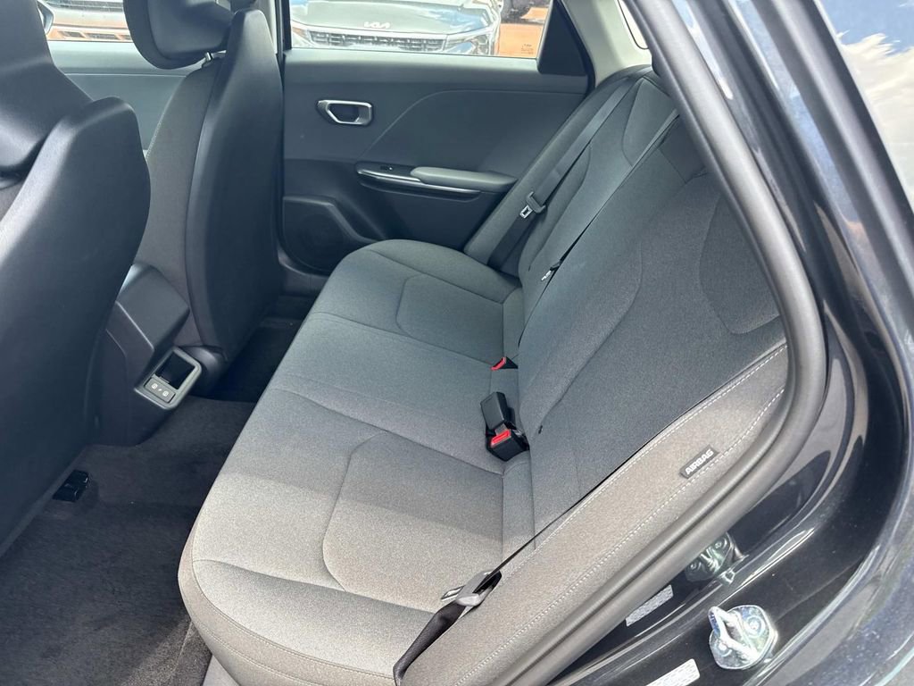 New 2025 Kia K4 LXS image 8