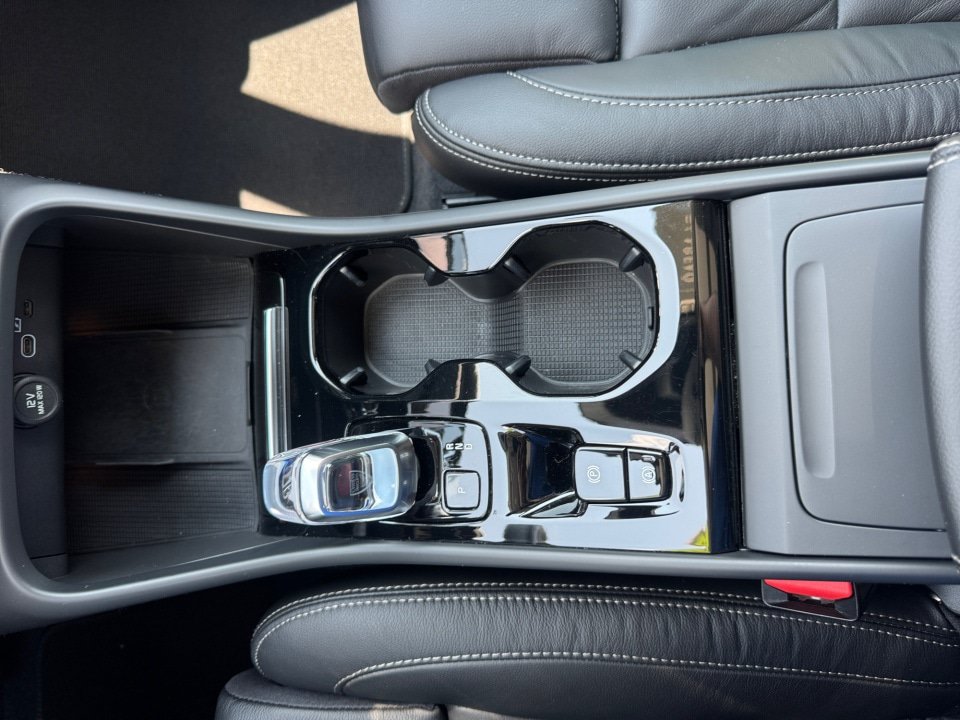 Certified 2023 Volvo XC40 B5 Ultimate w/ Climate Package AWD/4WD image 20