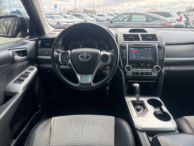 Used 2014 Toyota Camry SE image 12