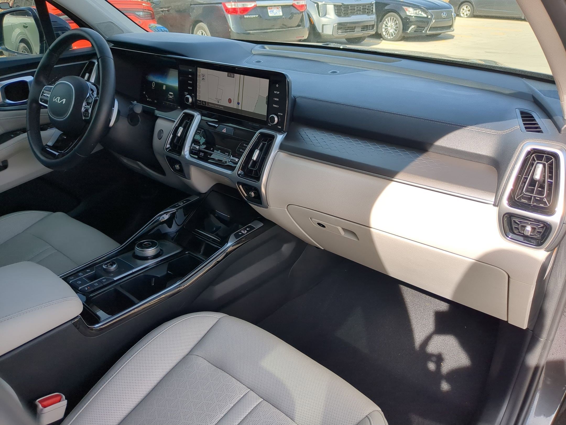 Certified 2024 Kia Sorento SX Prestige image 30