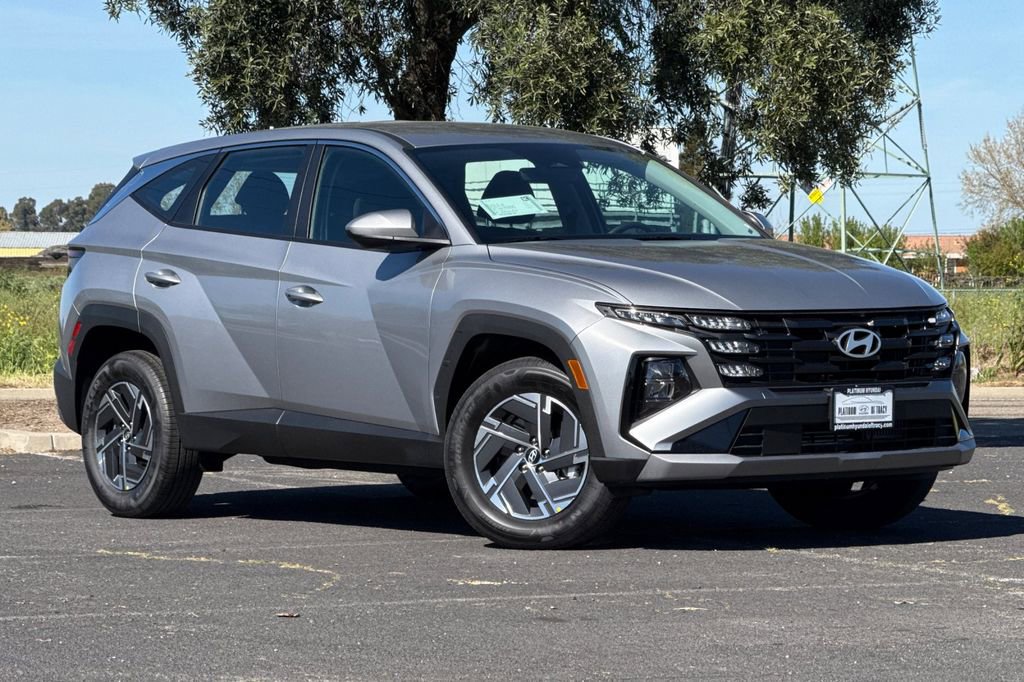 New 2026 Hyundai Tucson Blue SE image 2