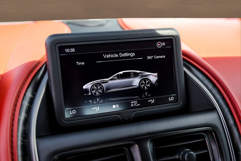 Used 2019 Aston Martin DBS Superleggera RWD image 17