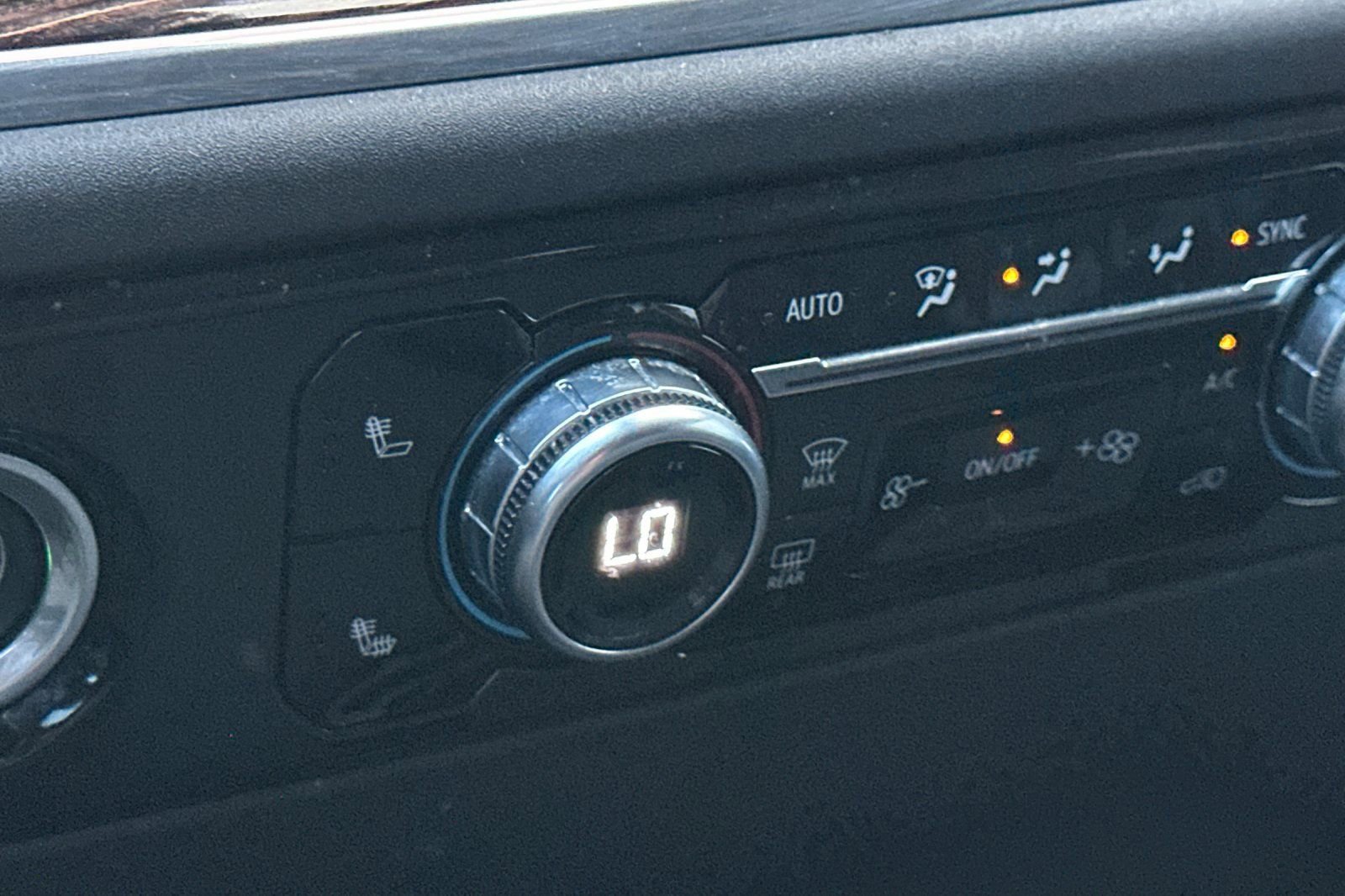 Used 2024 GMC Sierra 1500 Elevation image 28