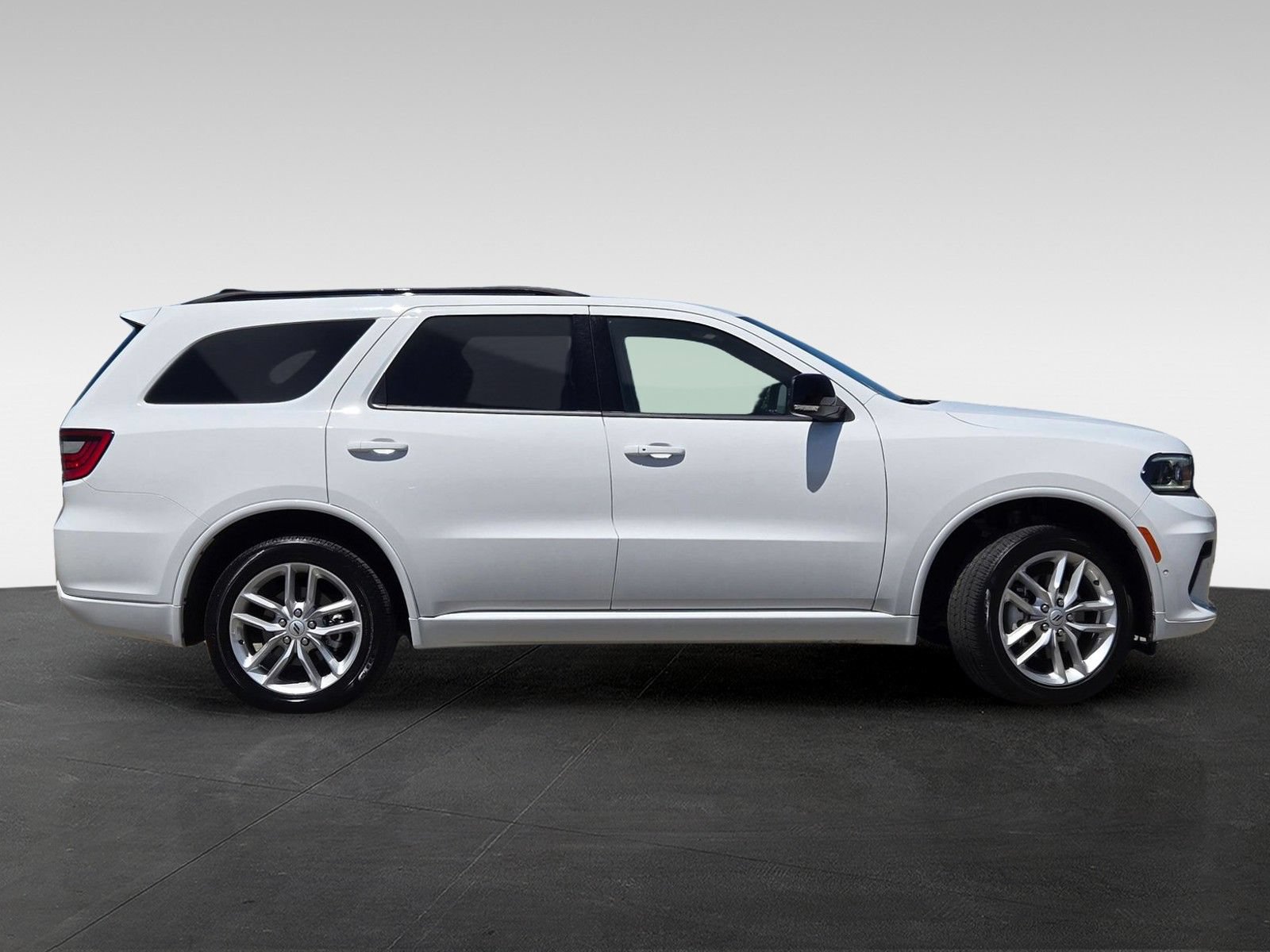 Used 2025 Dodge Durango GT AWD/4WD image 3