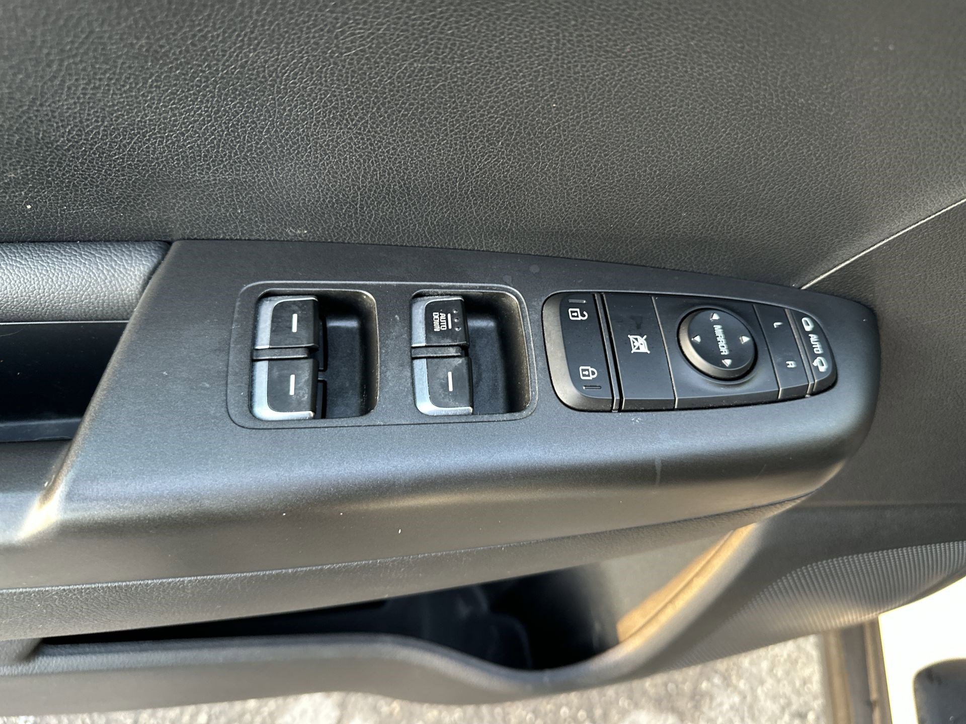 Used 2020 Kia Sportage LX w/ LX Popular Package image 15