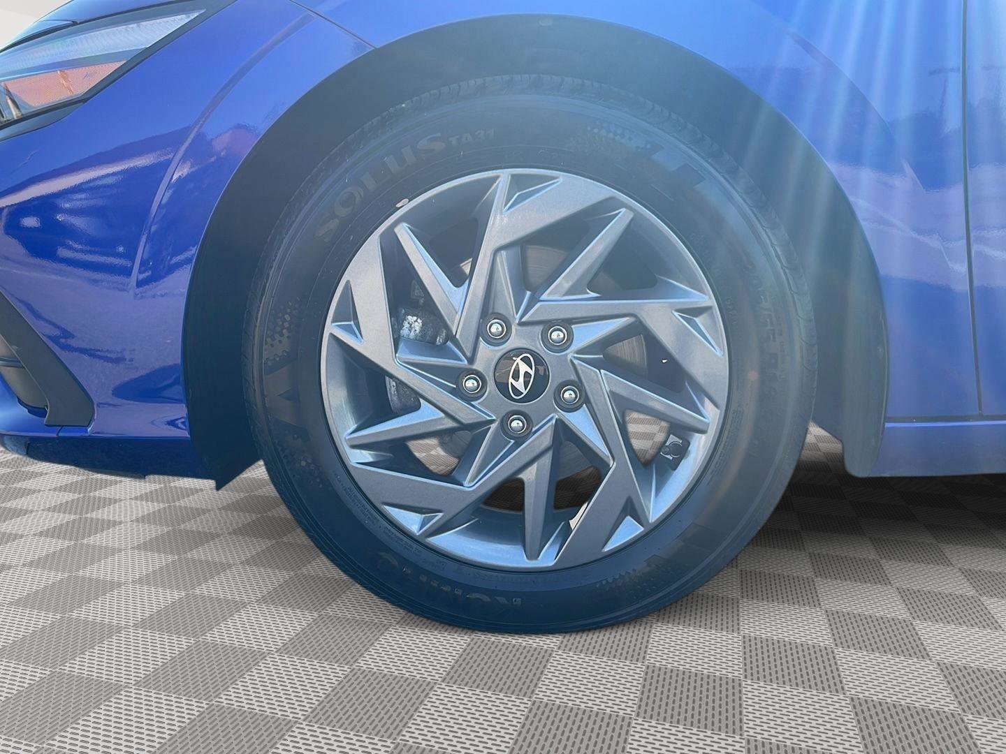 Certified 2024 Hyundai Elantra SEL FWD image 9