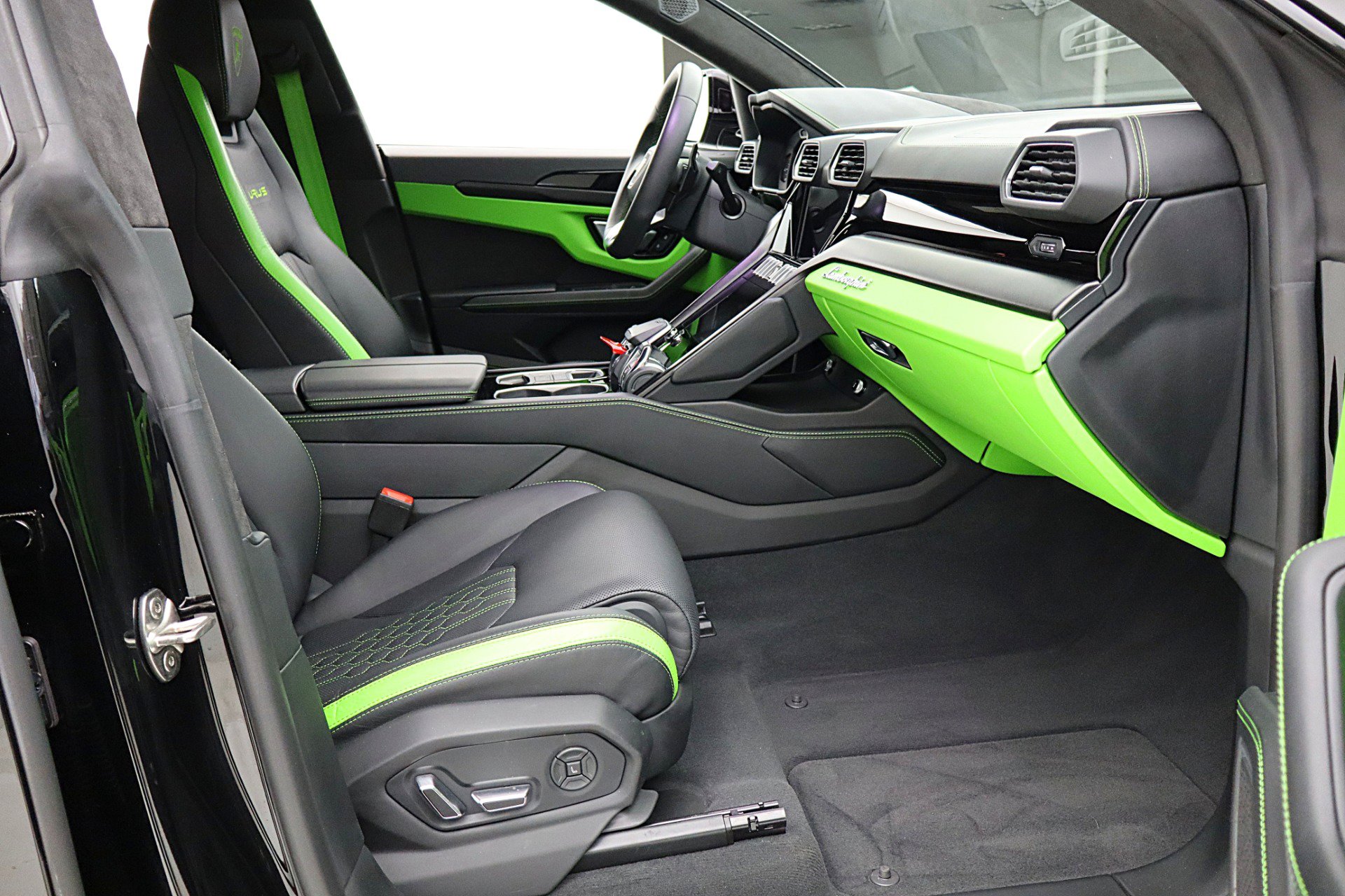 Used 2024 Lamborghini Urus S image 42