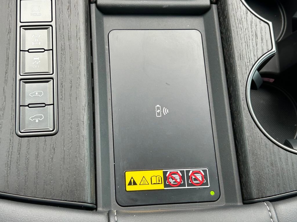 Used 2025 Lexus LX 700h Luxury image 38