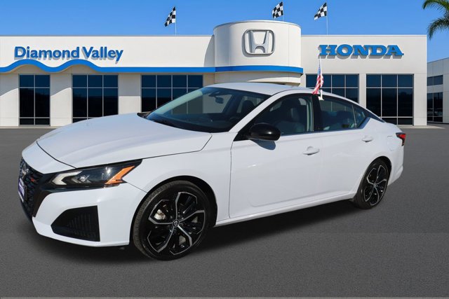 Used 2024 Nissan Altima 2.5 SR image 3