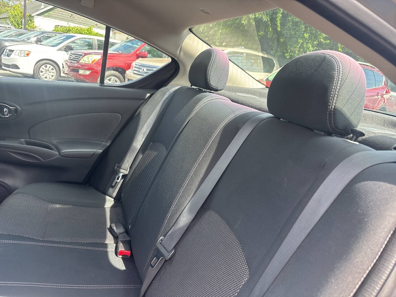 Used 2015 Nissan Versa SV FWD image 12