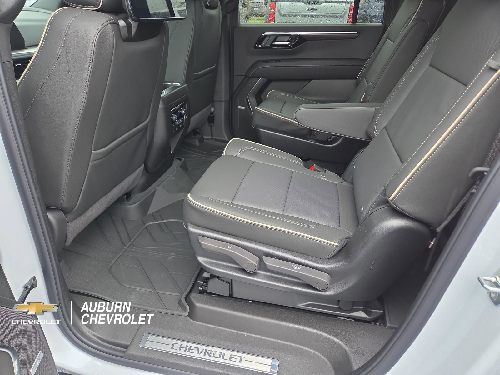 New 2026 Chevrolet Suburban Premier AWD/4WD image 21