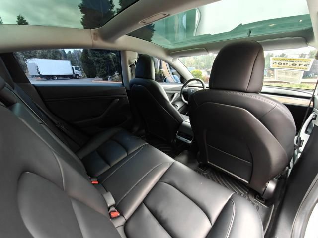 Used 2019 Tesla Model 3 Mid Range image 28