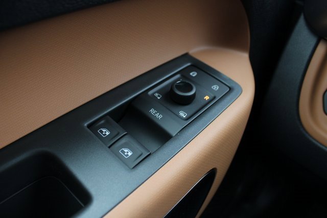 New 2025 Volkswagen ID. Buzz Pro S Plus image 19