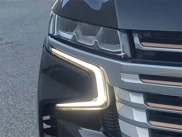 Used 2023 Chevrolet Suburban High Country w/ Premium Package image 10