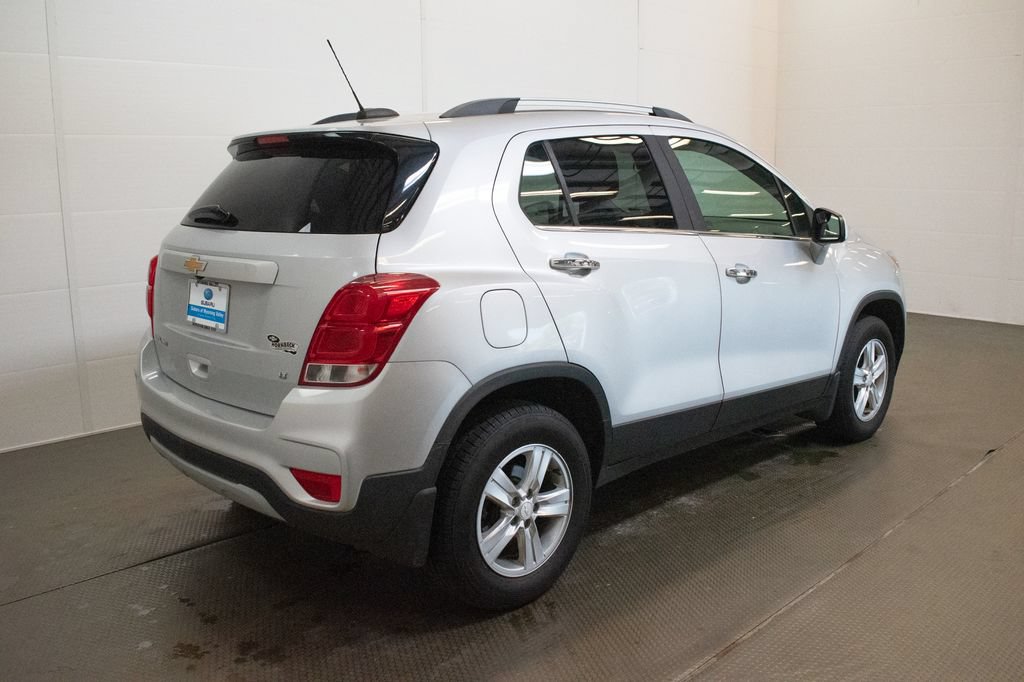 Used 2017 Chevrolet Trax LT w/ LT Convenience Package AWD/4WD image 4