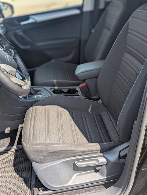 Used 2023 Volkswagen Tiguan S image 9