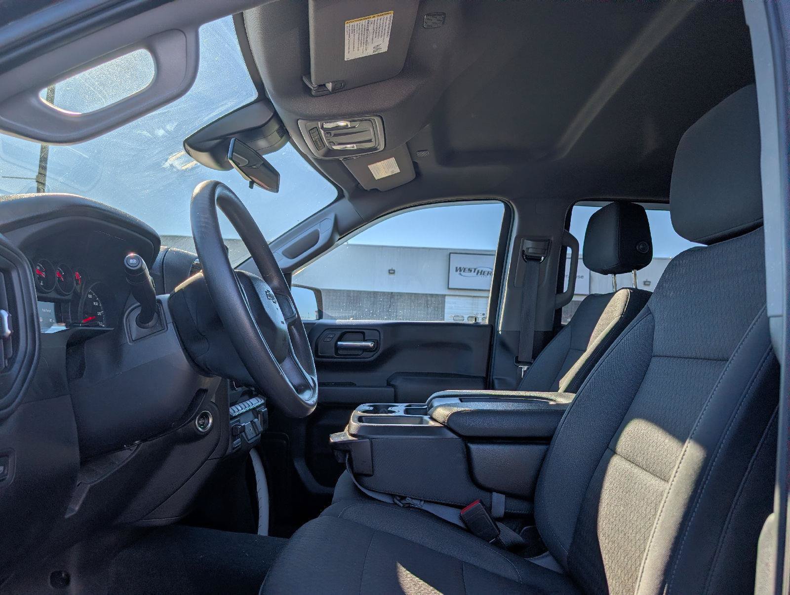 Used 2023 Chevrolet Silverado 1500 Custom Trail Boss w/ LPO, Dark Essentials Package AWD/4WD image 9