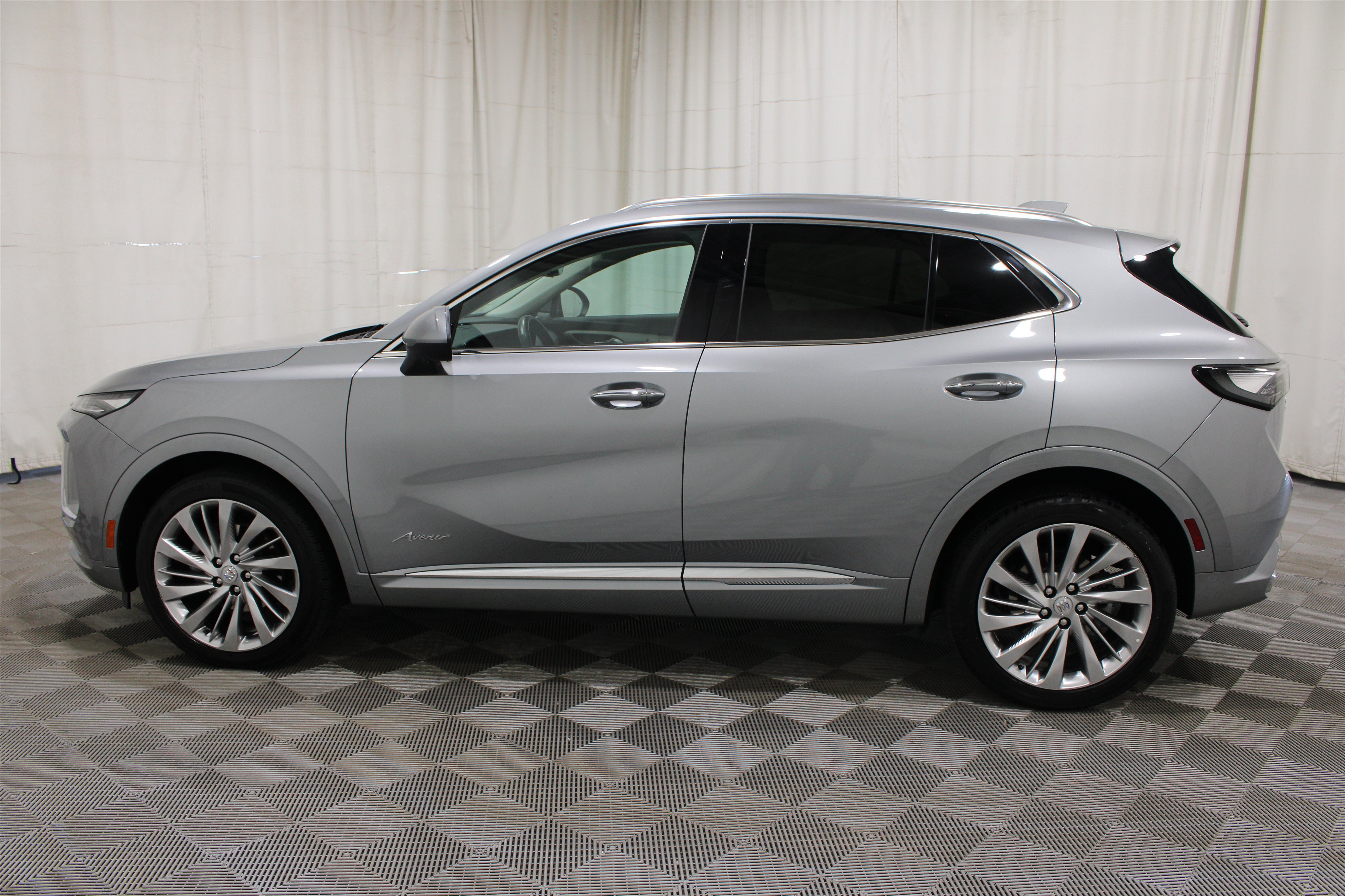 Used 2025 Buick Envision Avenir AWD/4WD image 38