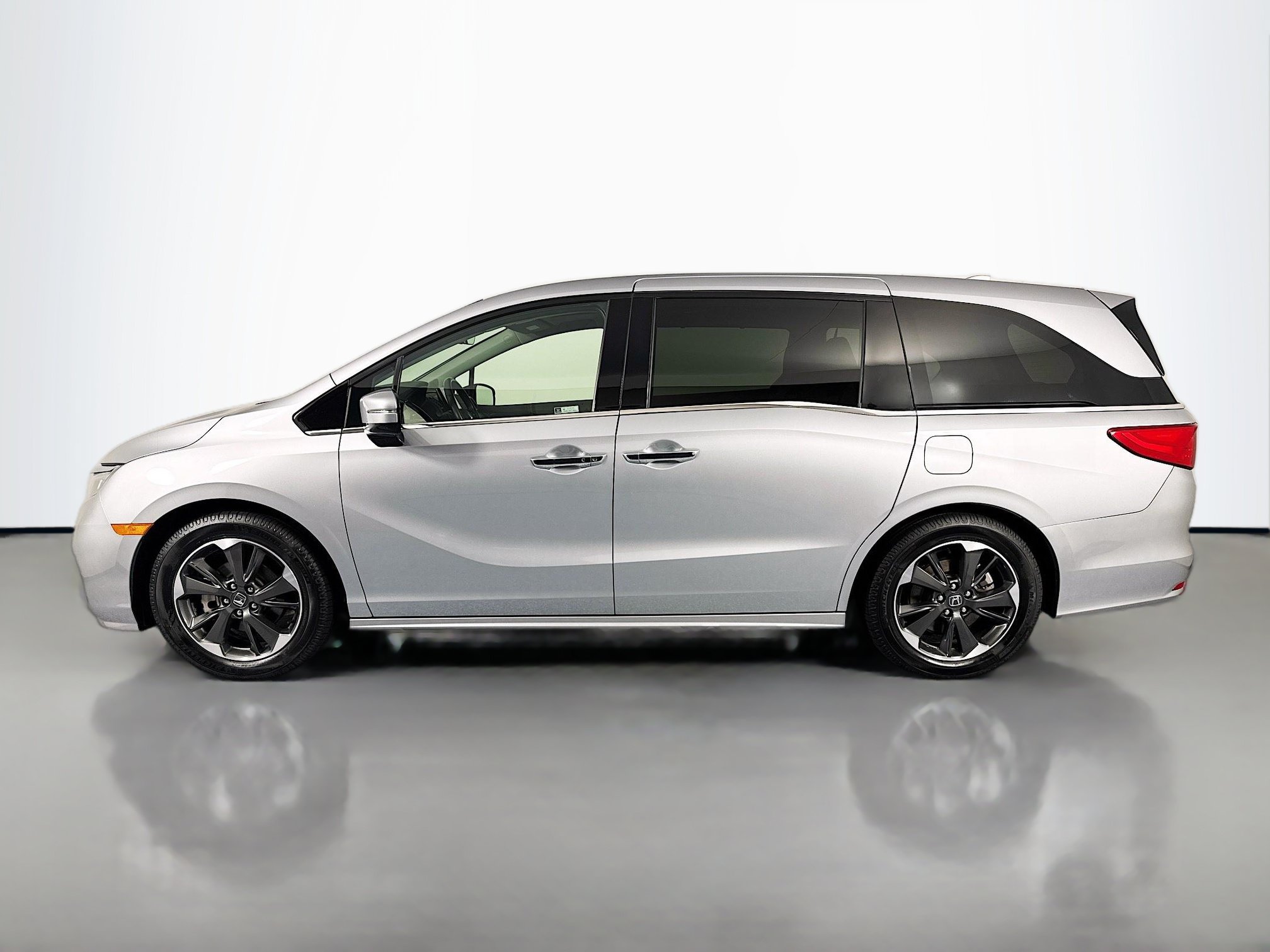 Certified 2024 Honda Odyssey Elite image 8