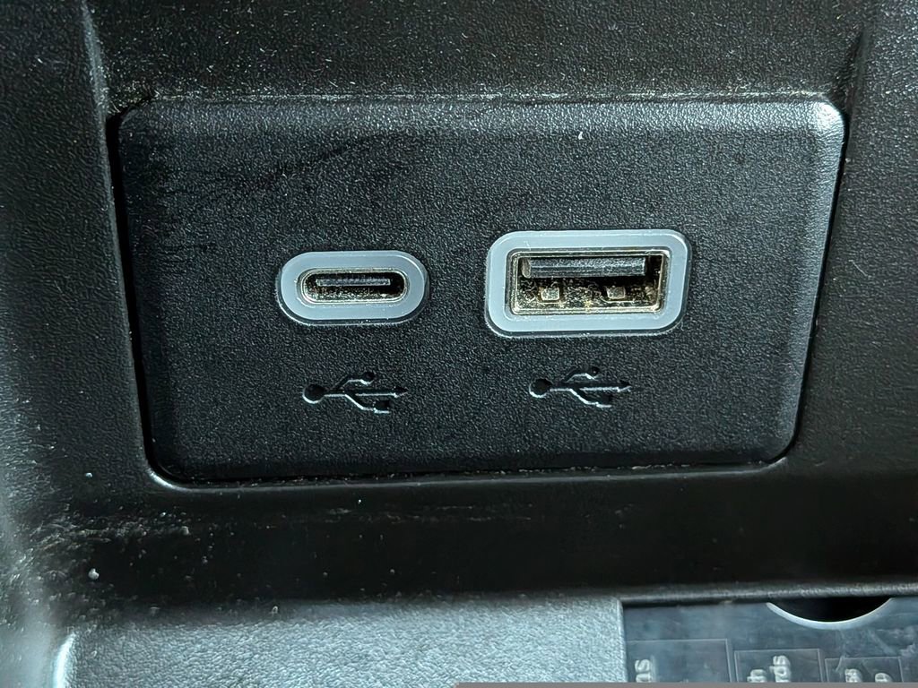 Used 2023 GMC Yukon Denali image 25