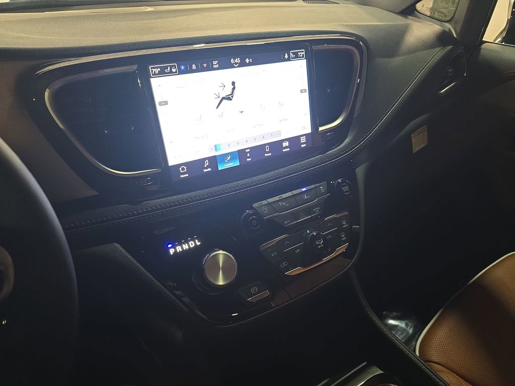 New 2026 Chrysler Pacifica Pinnacle FWD image 22