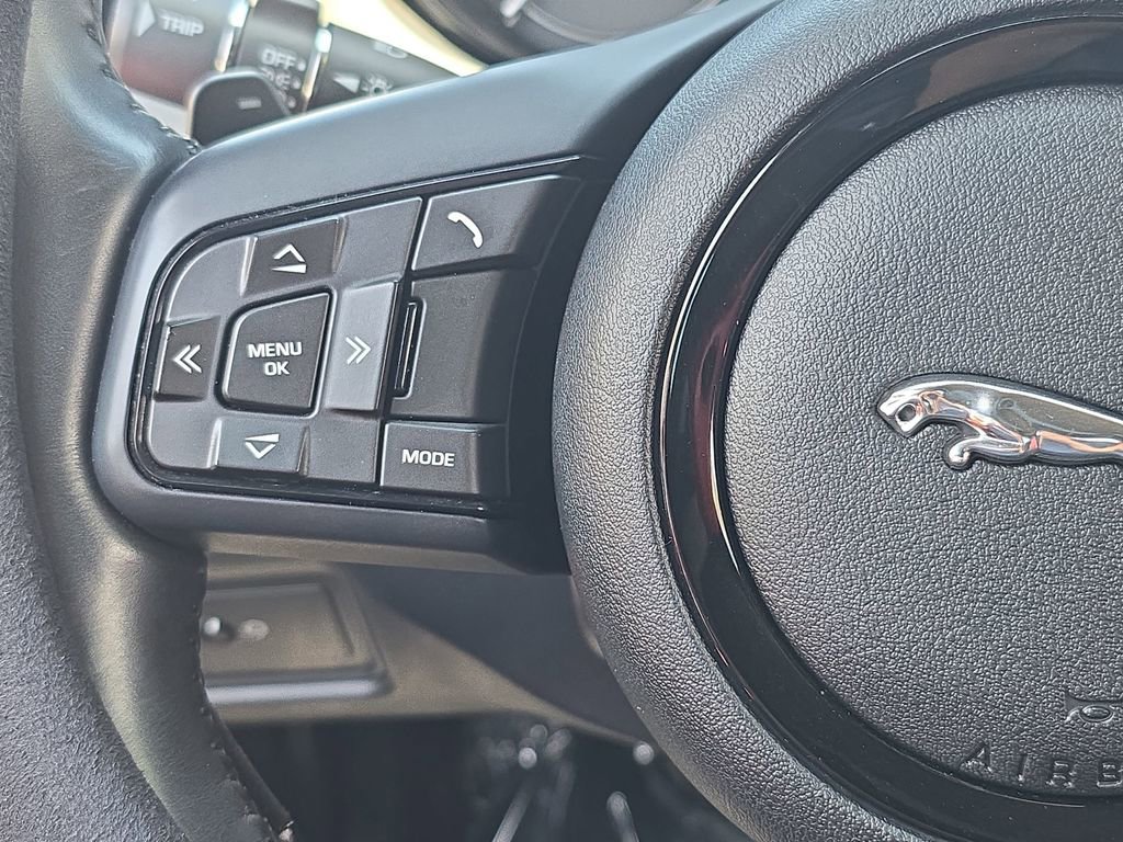 Used 2016 Jaguar F-TYPE Coupe RWD image 18