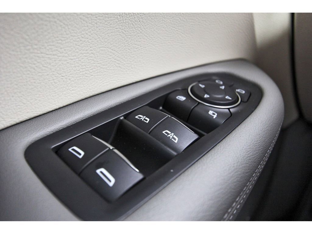 Used 2023 Cadillac XT6 Premium Luxury w/ Technology Package image 12