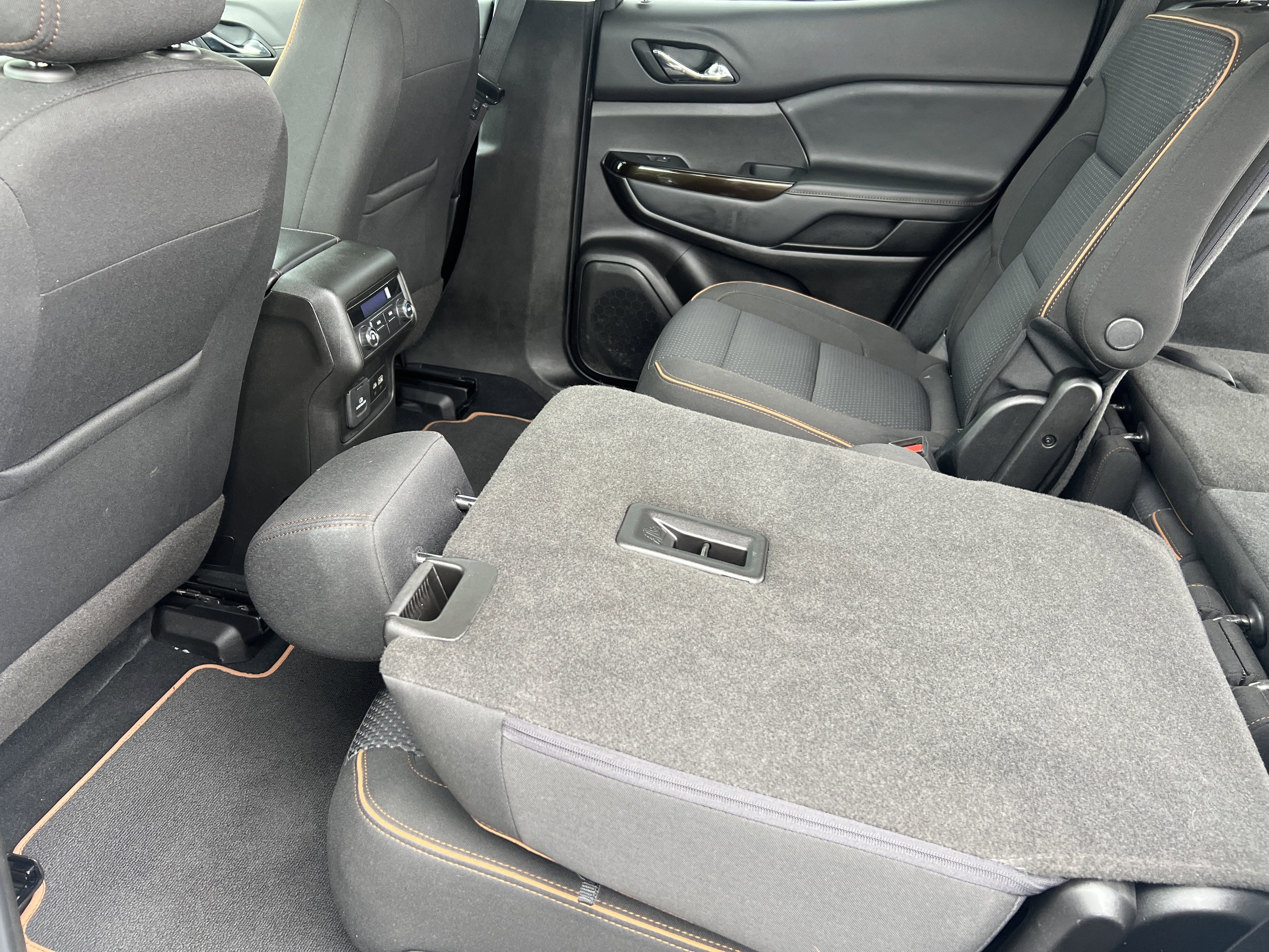 Used 2023 GMC Acadia AT4 AWD/4WD image 18