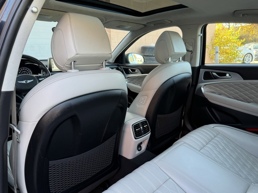 Used 2020 Genesis G70 2.0T w/ Prestige Package image 14