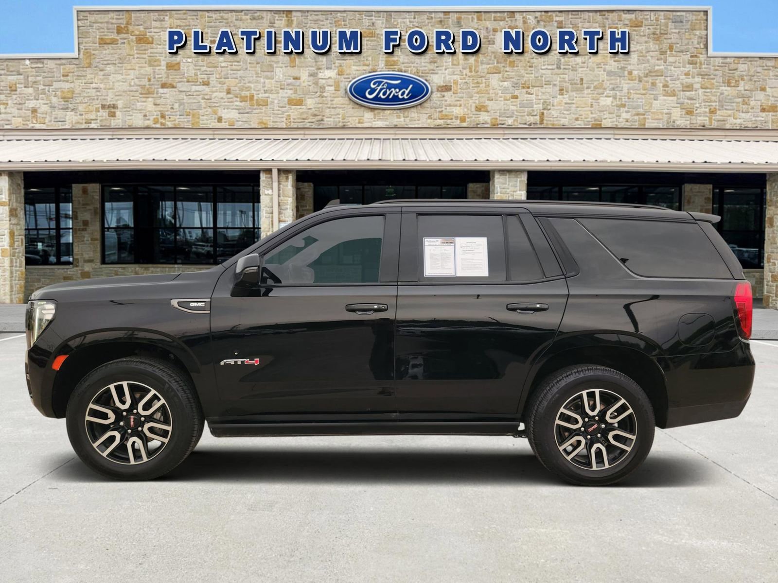 Used 2023 GMC Yukon AT4 AWD/4WD image 3