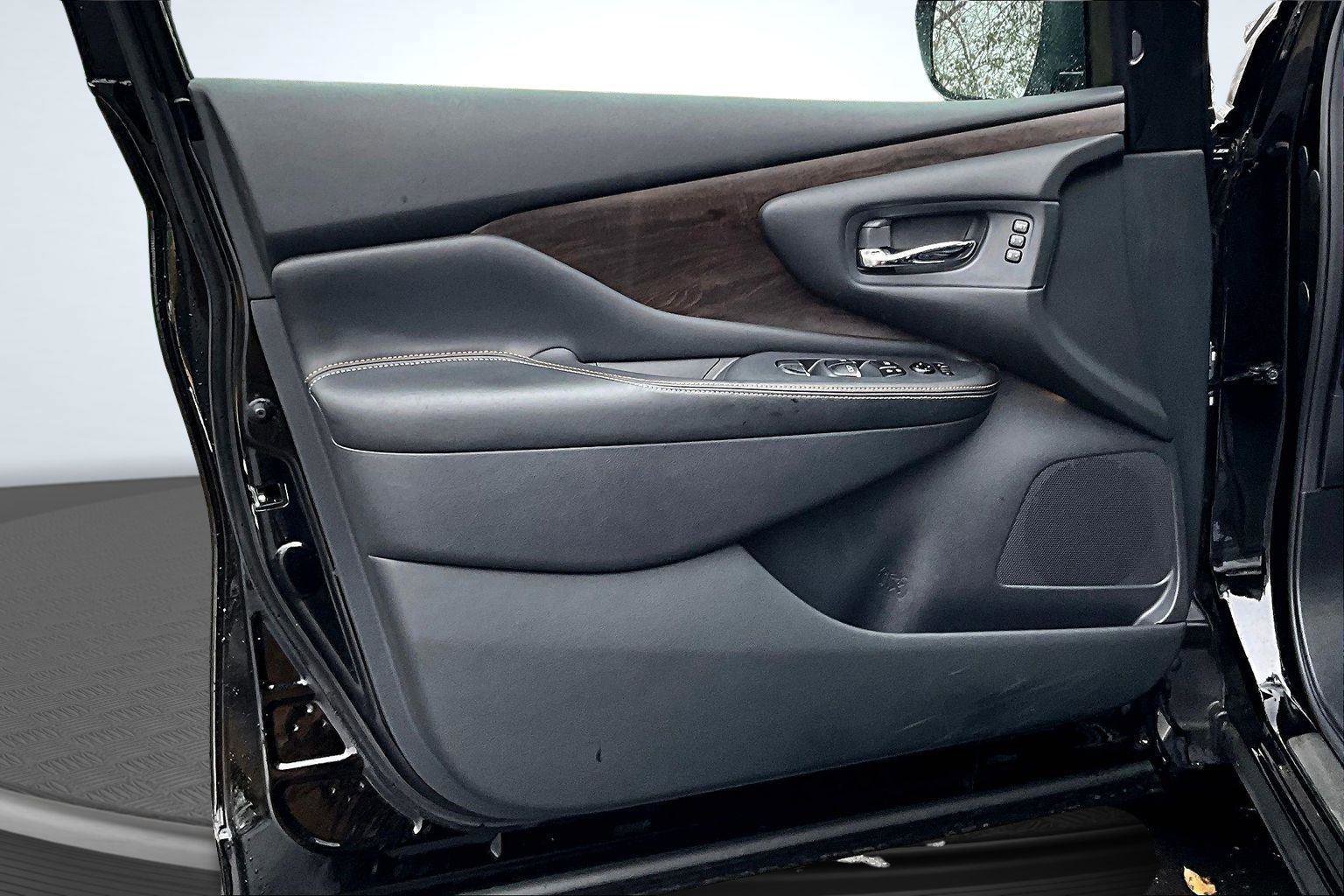 Used 2024 Nissan Murano Platinum w/ Cargo Package image 23