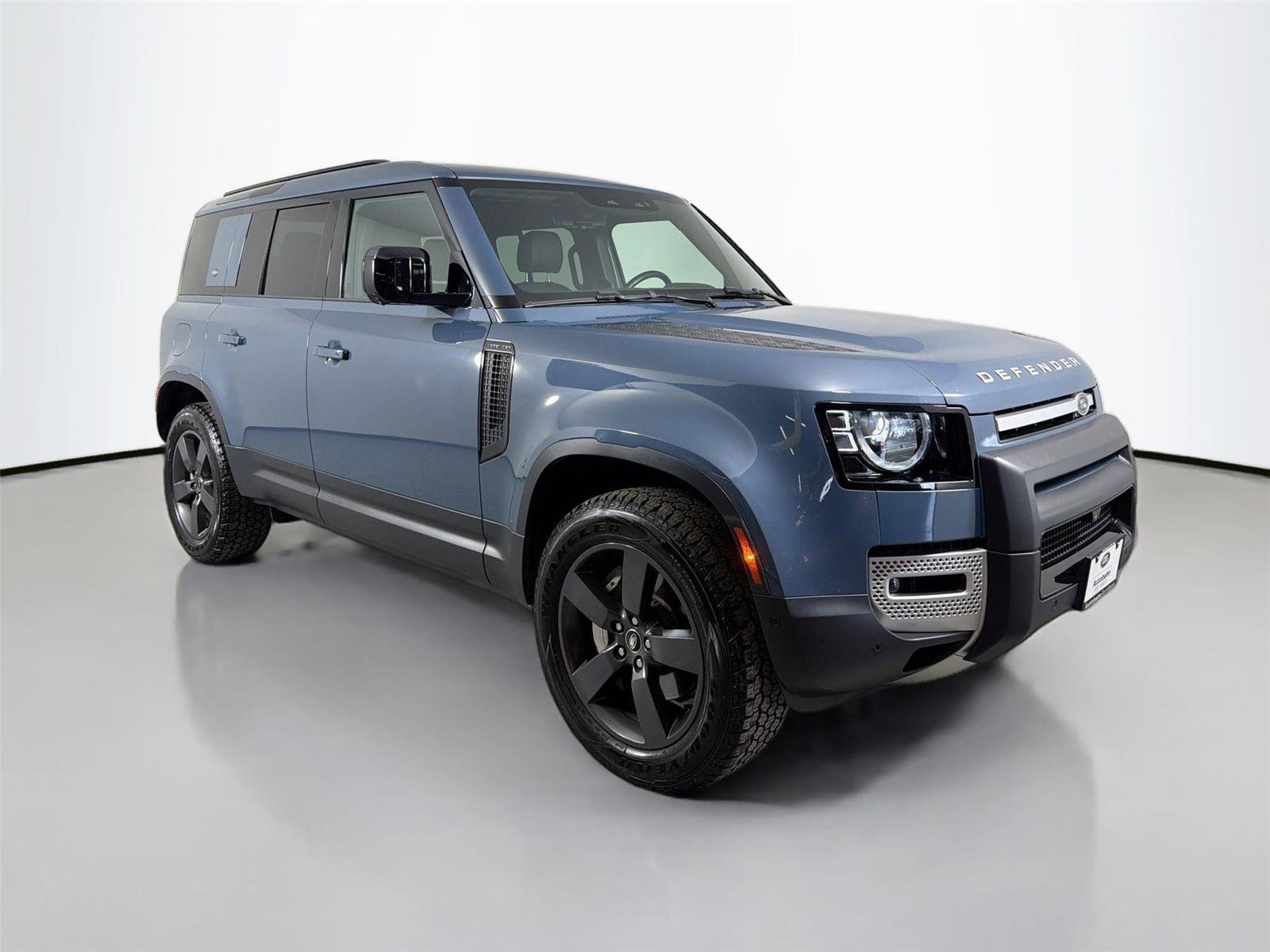 Certified 2021 Land Rover Defender 110 SE image 3