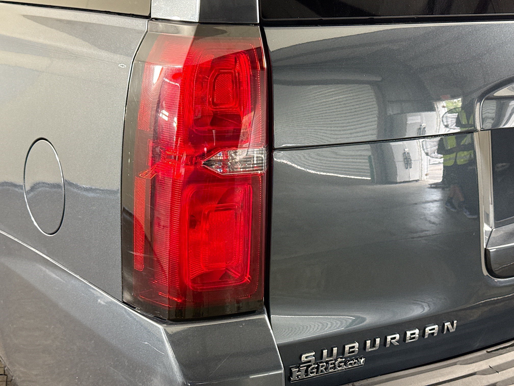 Used 2020 Chevrolet Suburban LT w/ Luxury Package RWD image 35