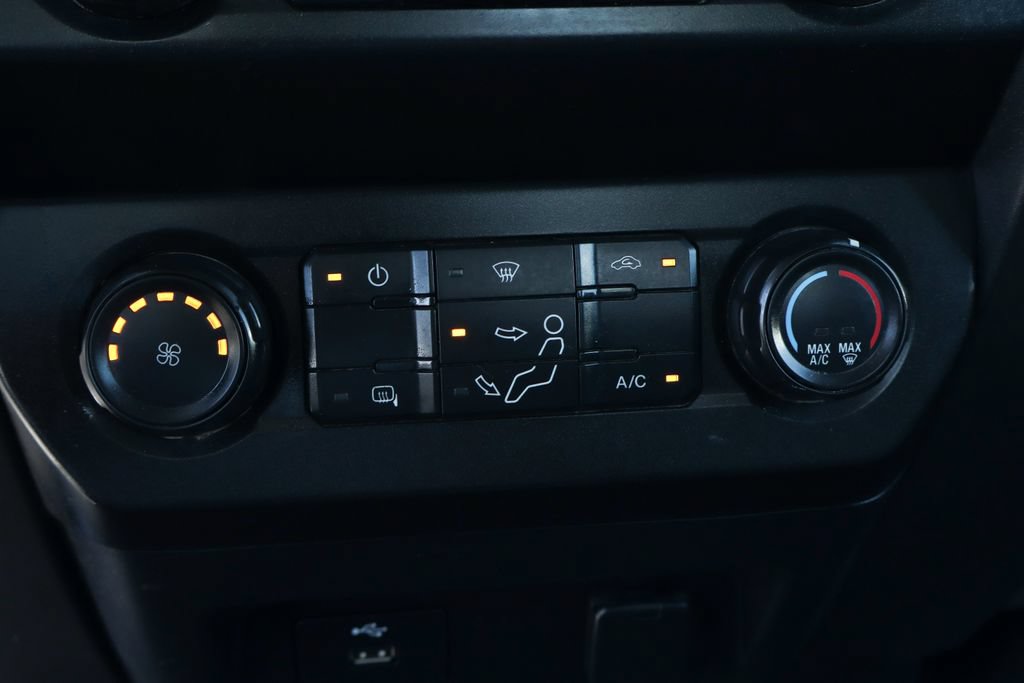 Used 2020 Ford F550 2WD Regular Cab Super Duty image 34