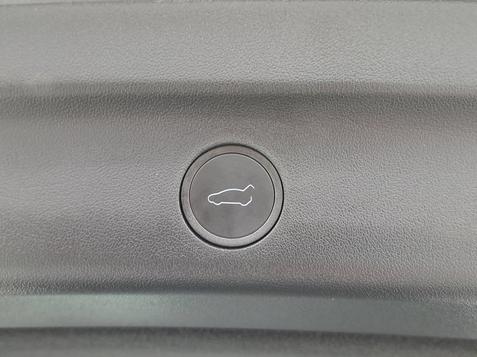 Used 2024 Tesla Model Y 2WD image 15